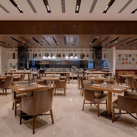Hotel Courtyard By Marriott Surate Extérieur photo