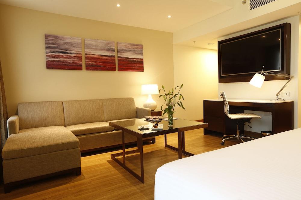 Hotel Courtyard By Marriott Surate Extérieur photo