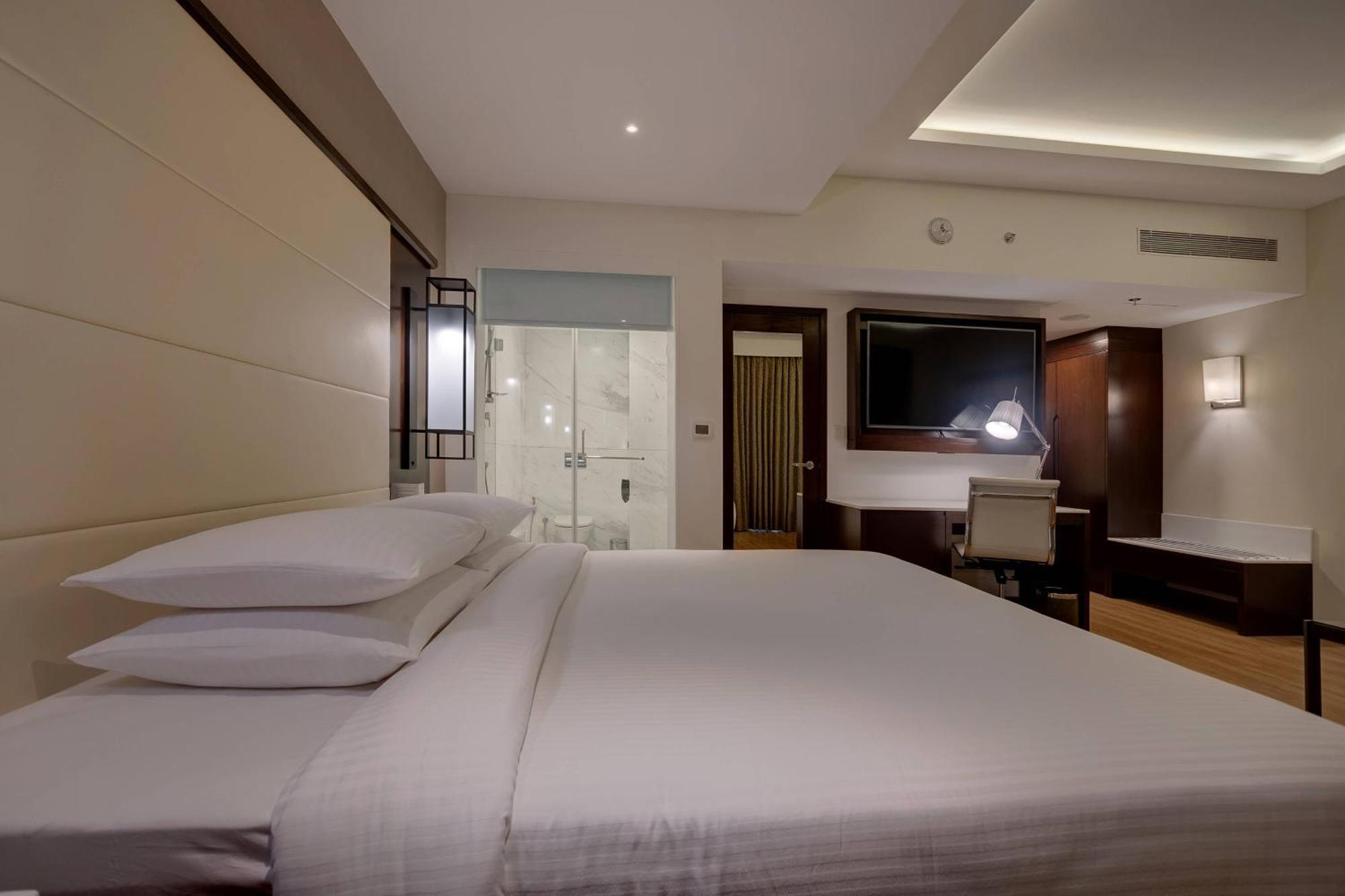 Hotel Courtyard By Marriott Surate Extérieur photo