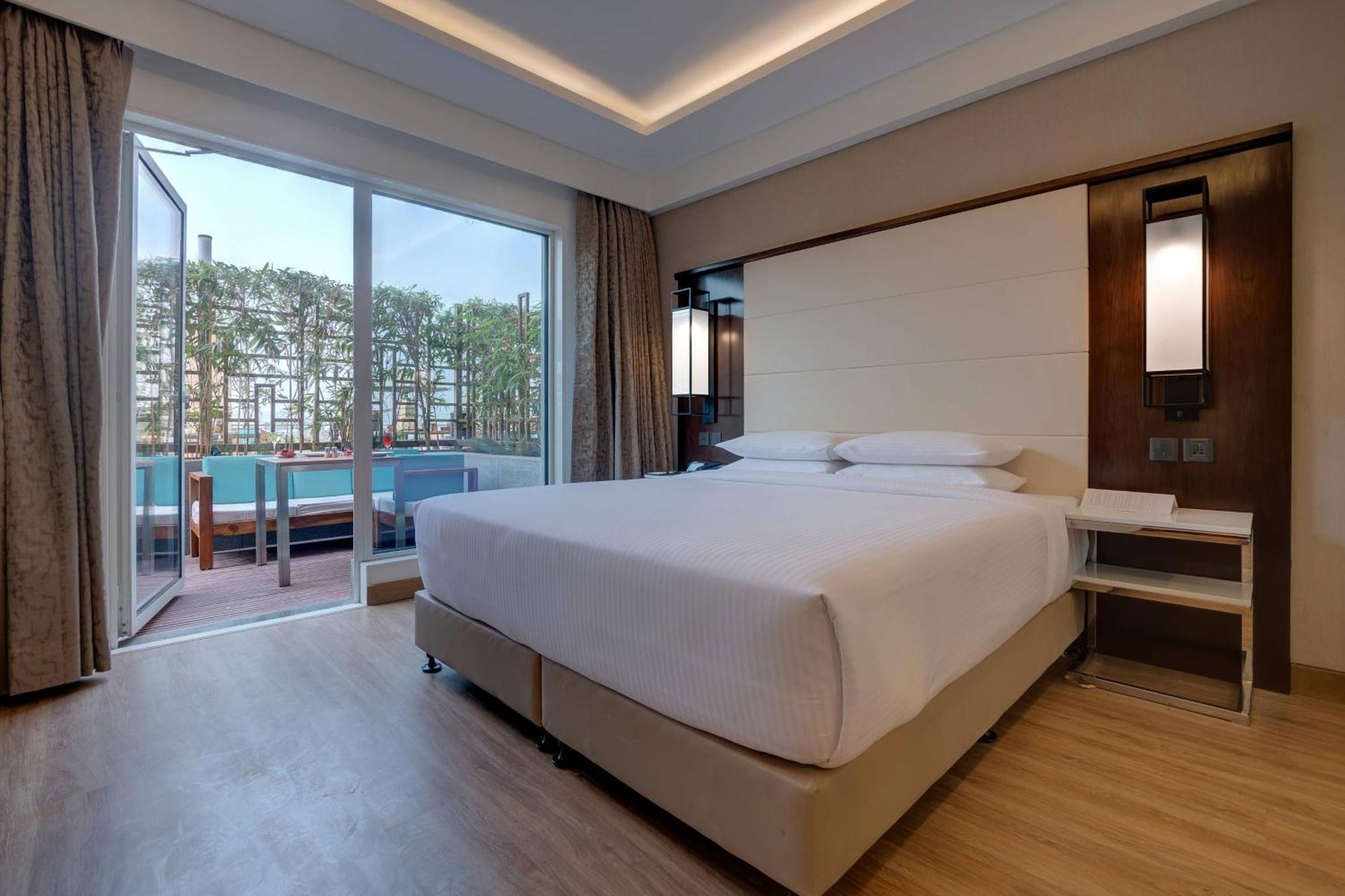 Hotel Courtyard By Marriott Surate Extérieur photo