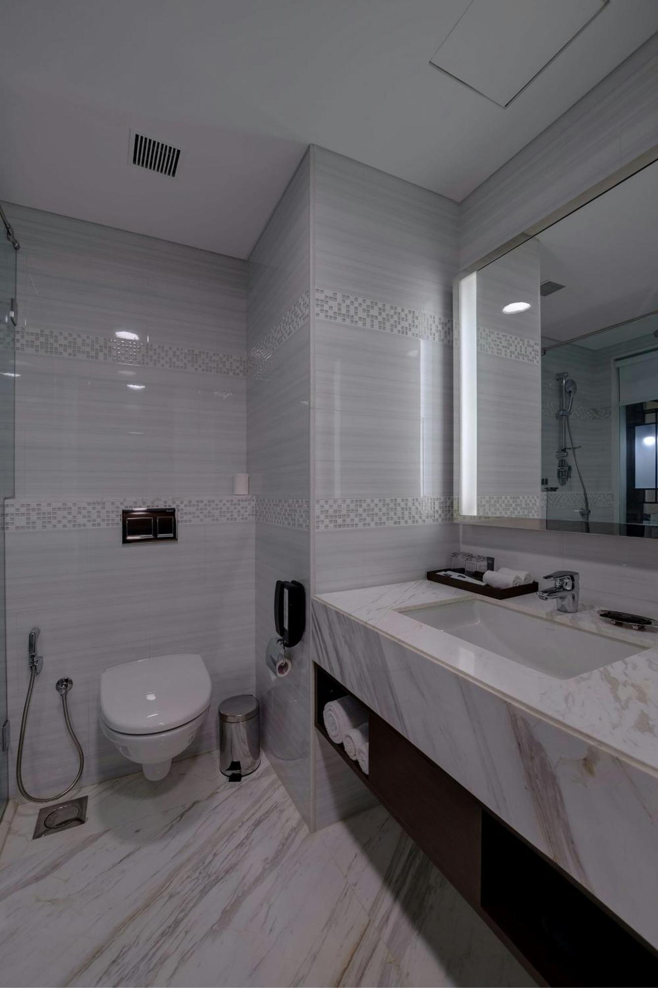 Hotel Courtyard By Marriott Surate Extérieur photo