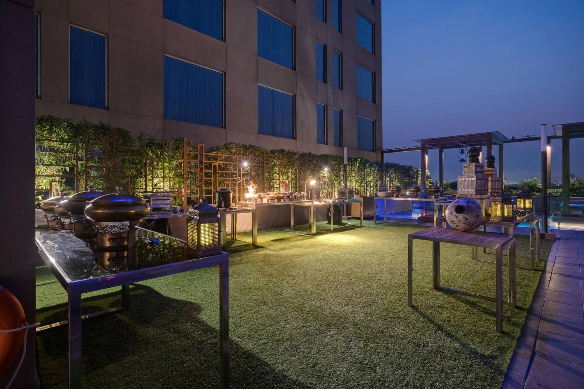 Hotel Courtyard By Marriott Surate Extérieur photo