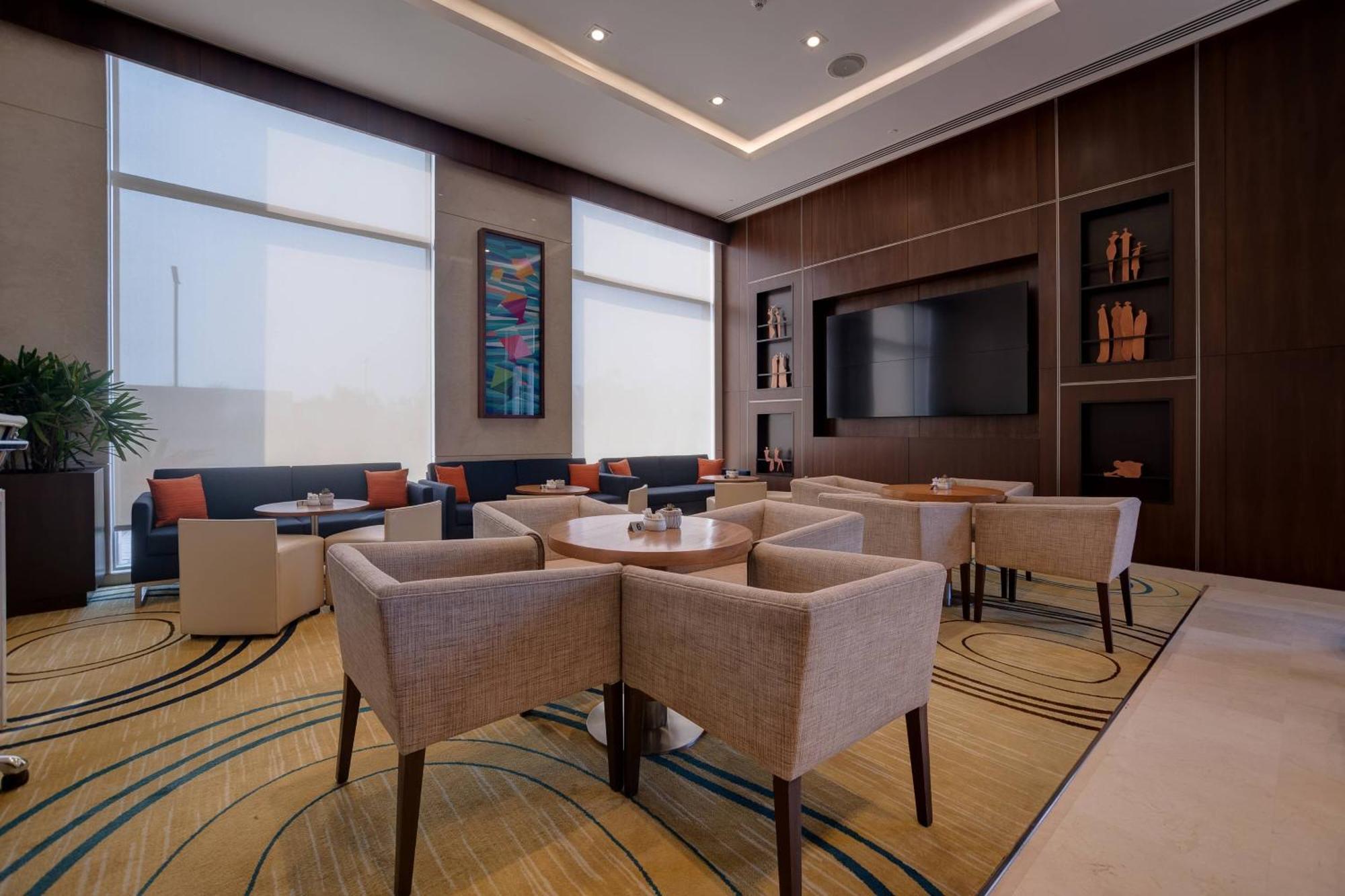 Hotel Courtyard By Marriott Surate Extérieur photo