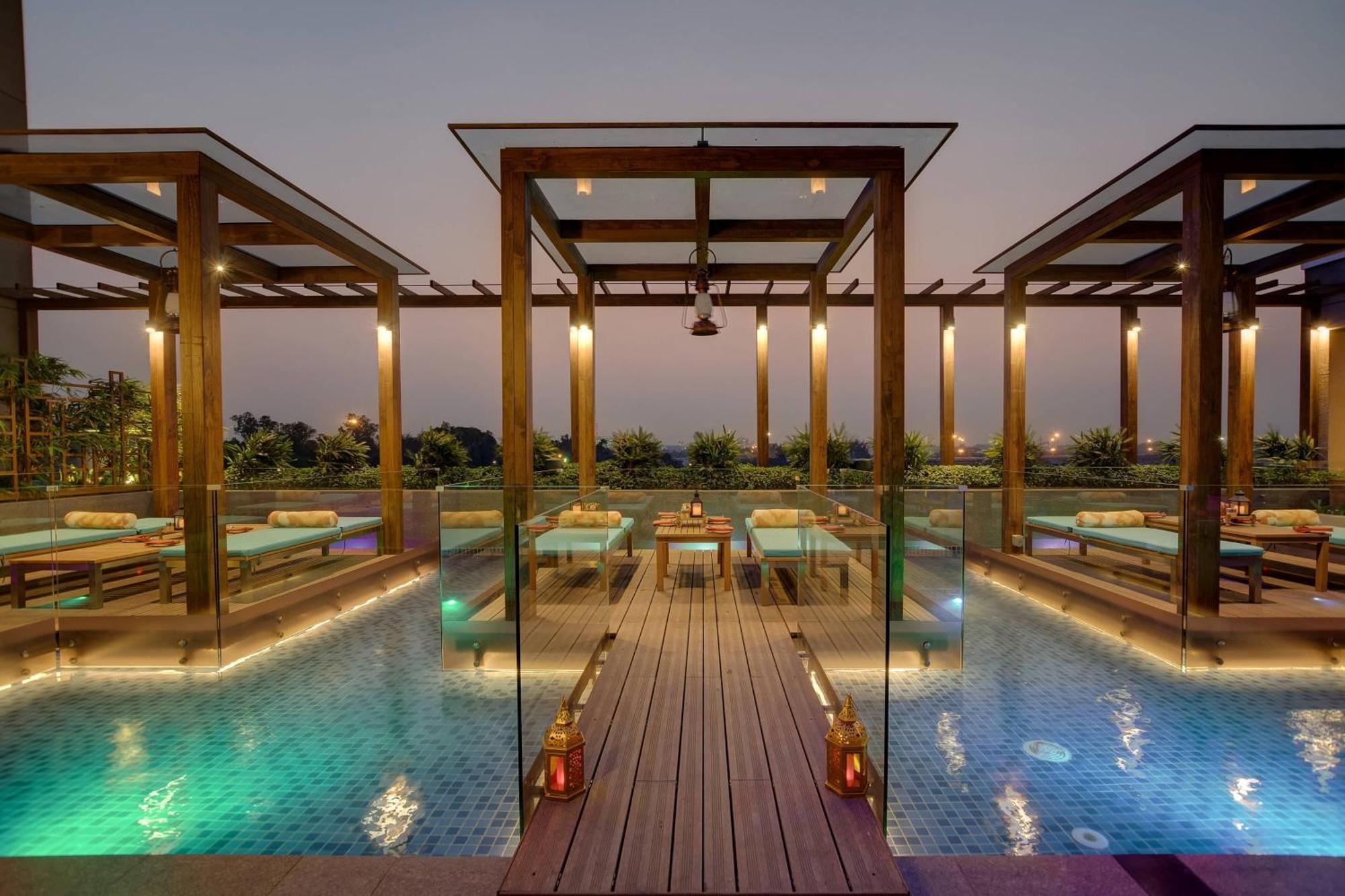 Hotel Courtyard By Marriott Surate Extérieur photo
