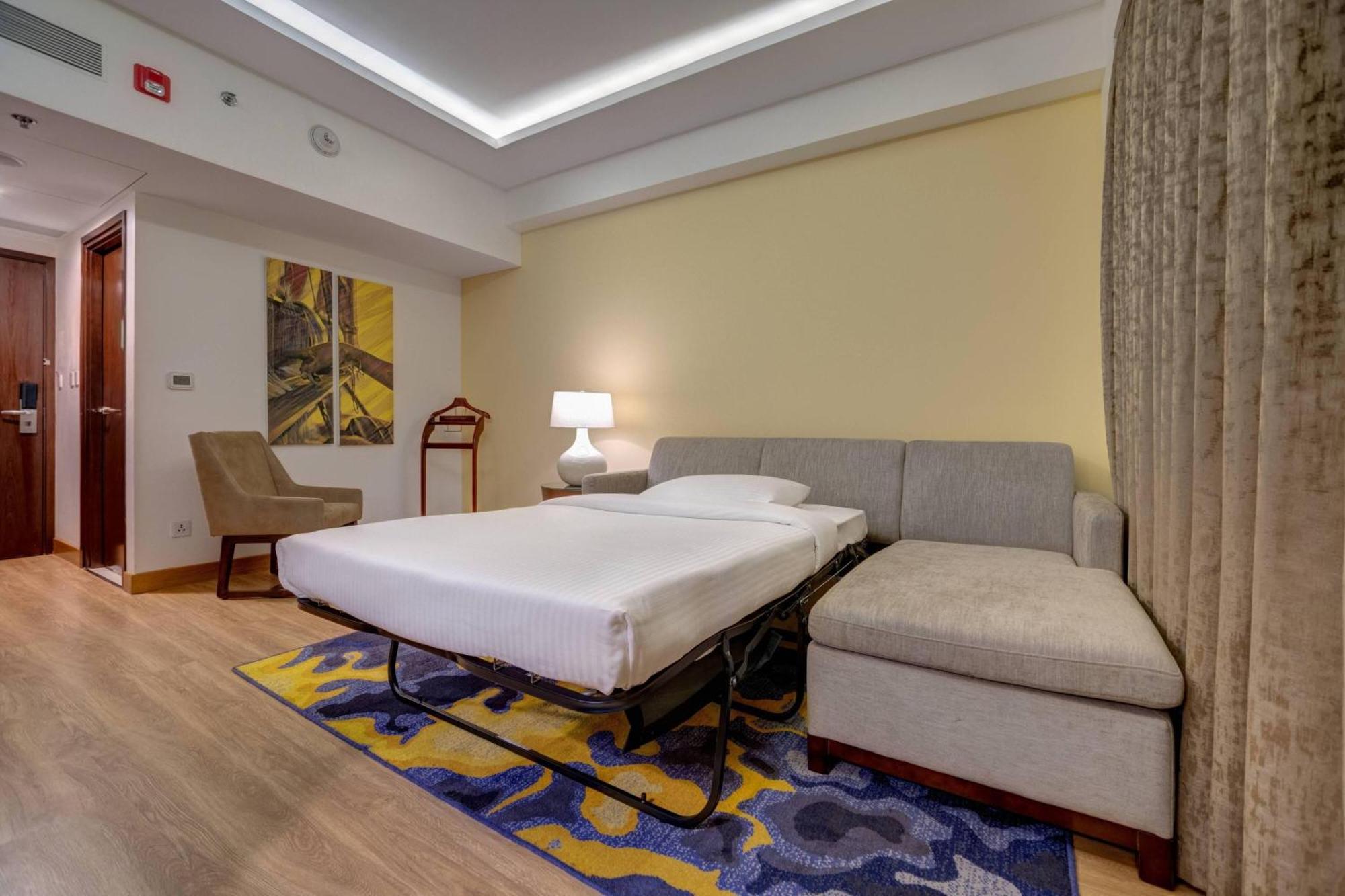 Hotel Courtyard By Marriott Surate Extérieur photo