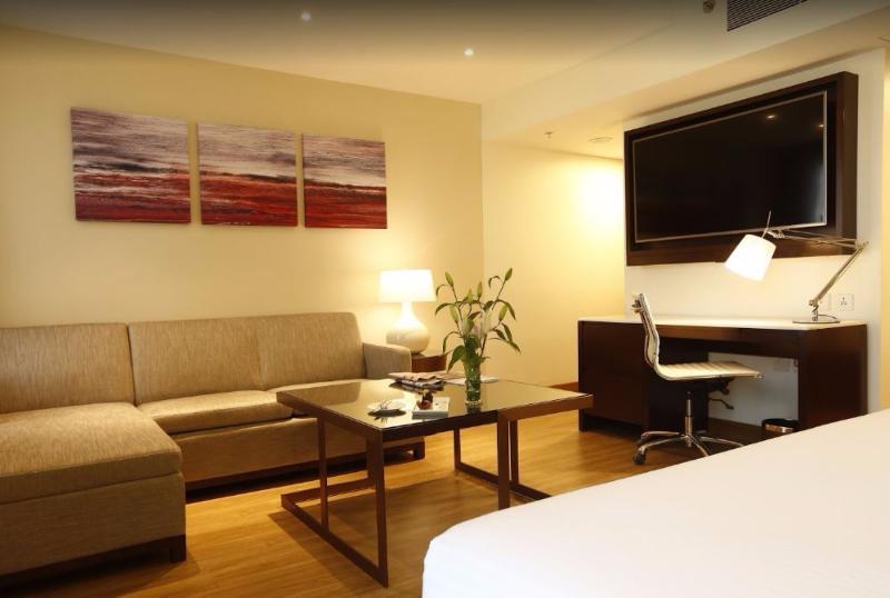 Hotel Courtyard By Marriott Surate Extérieur photo