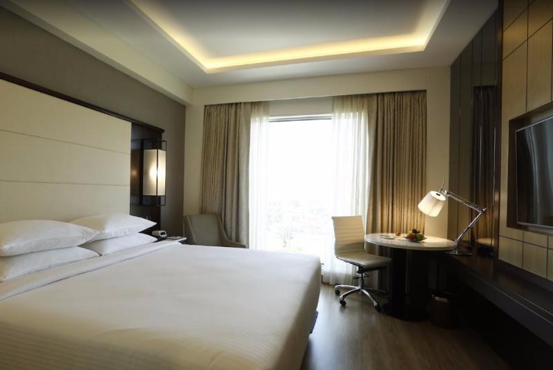 Hotel Courtyard By Marriott Surate Extérieur photo